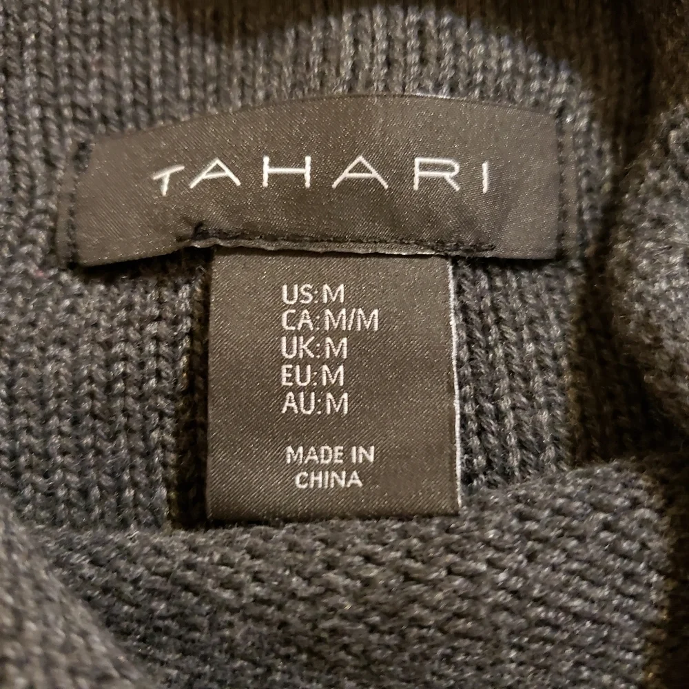 Tahari sweater size Medium